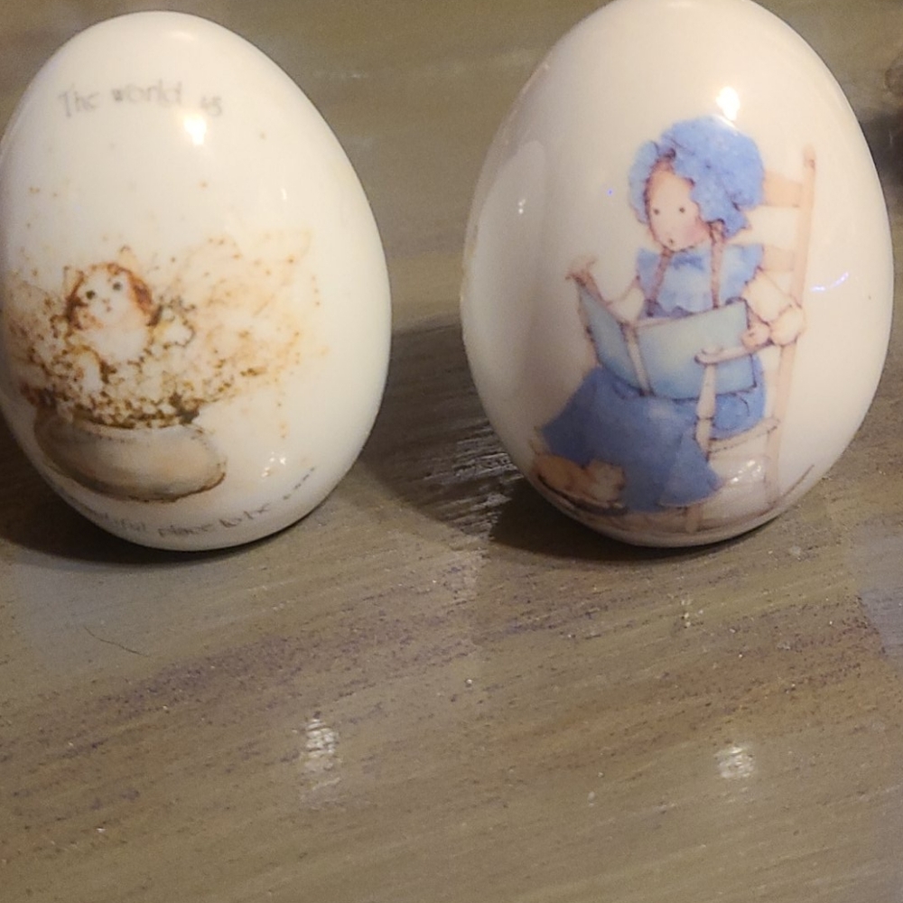 Two decorative porcelain eggs